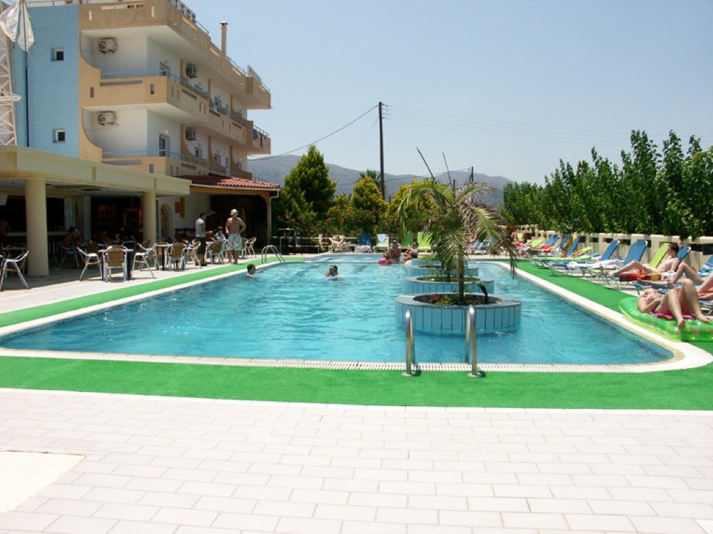 Nikos Hotel Mália Exterior foto